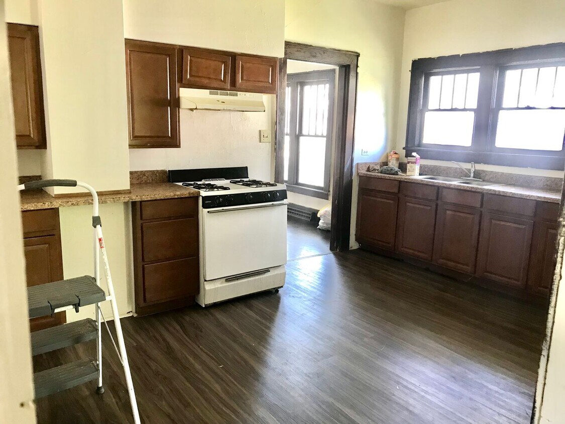 Foto del edificio - 807 W College St