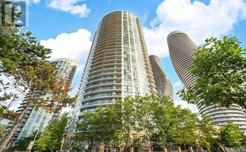 Building Photo - 80 Absolute Ave