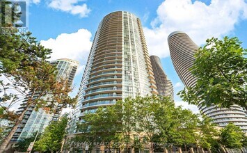 Building Photo - 80 Absolute Ave