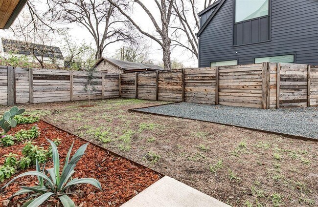 Building Photo - 2903 Prado St