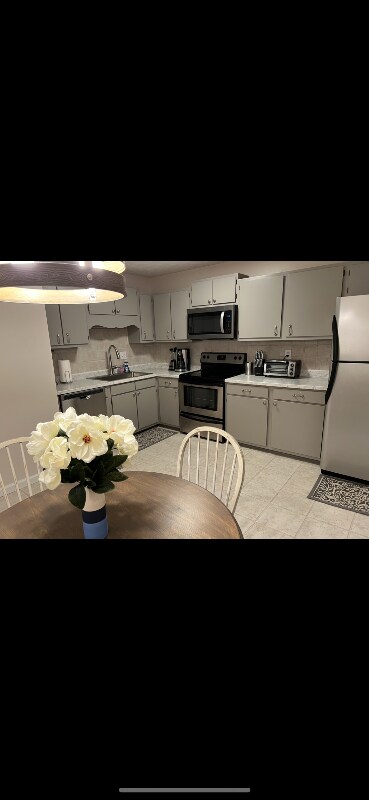 Foto del edificio - 516 Lakeside Dock Dr