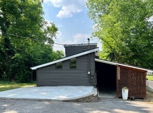 Building Photo - 7435 Westridge Dr