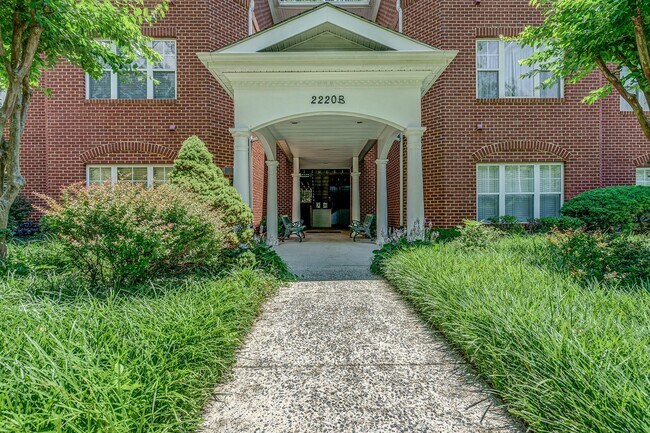 Building Photo - 2220 Carolina Ave SW