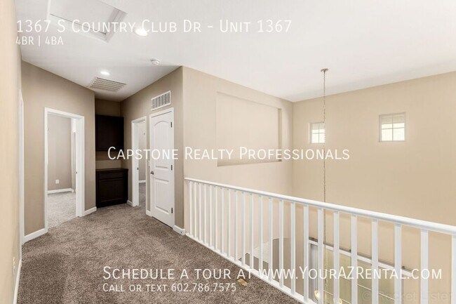 Foto del edificio - 1367 S Country Club Dr