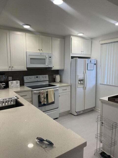 Foto del edificio - 101 S Seas Dr