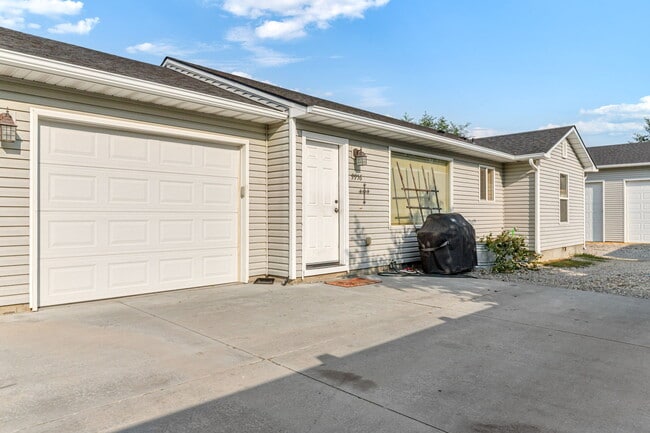 Building Photo - 9954 W Utahna Rd