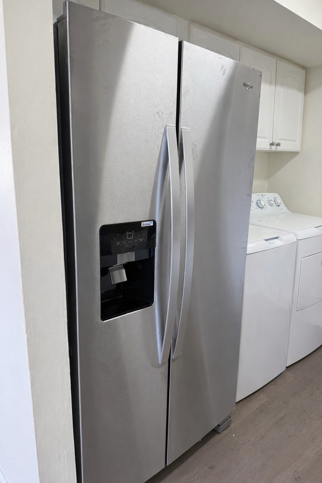 Foto del edificio - 2047 NW 56th Ave