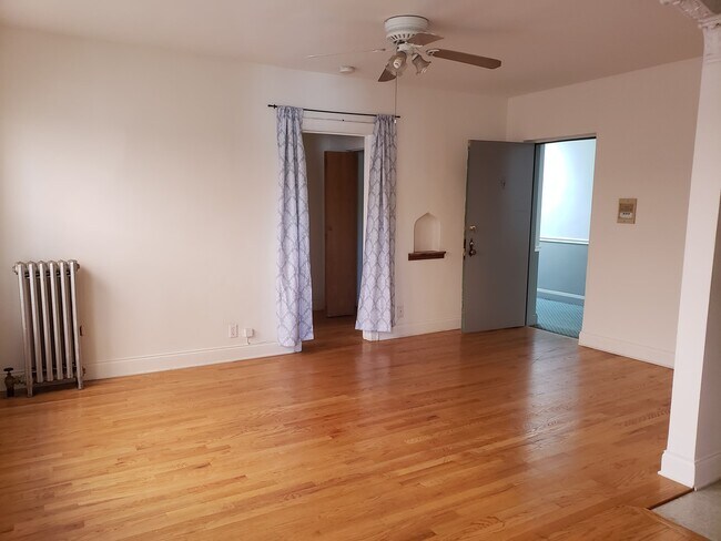 Foto del edificio - 4824 N Damen Ave.