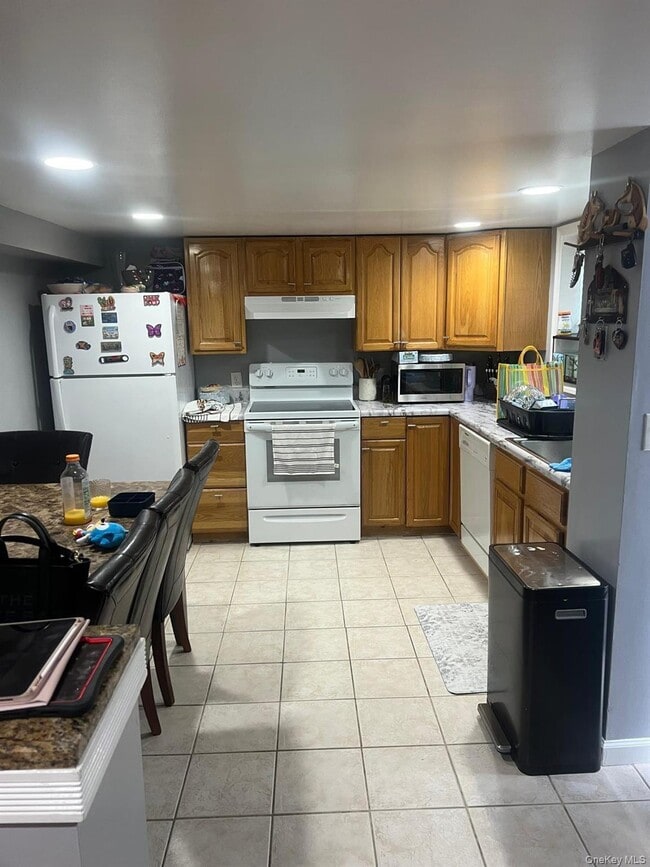 Building Photo - 14 Alexander Pl