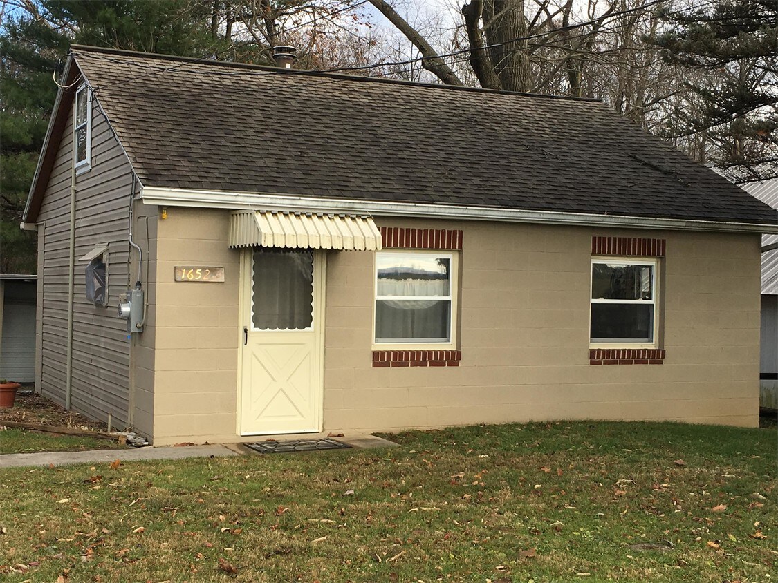 Primary Photo - 1652 Heilmandale Rd
