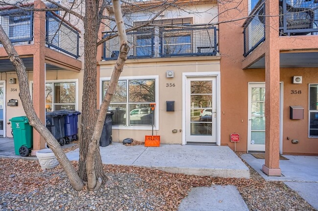 Building Photo - 356 W Archer Pl