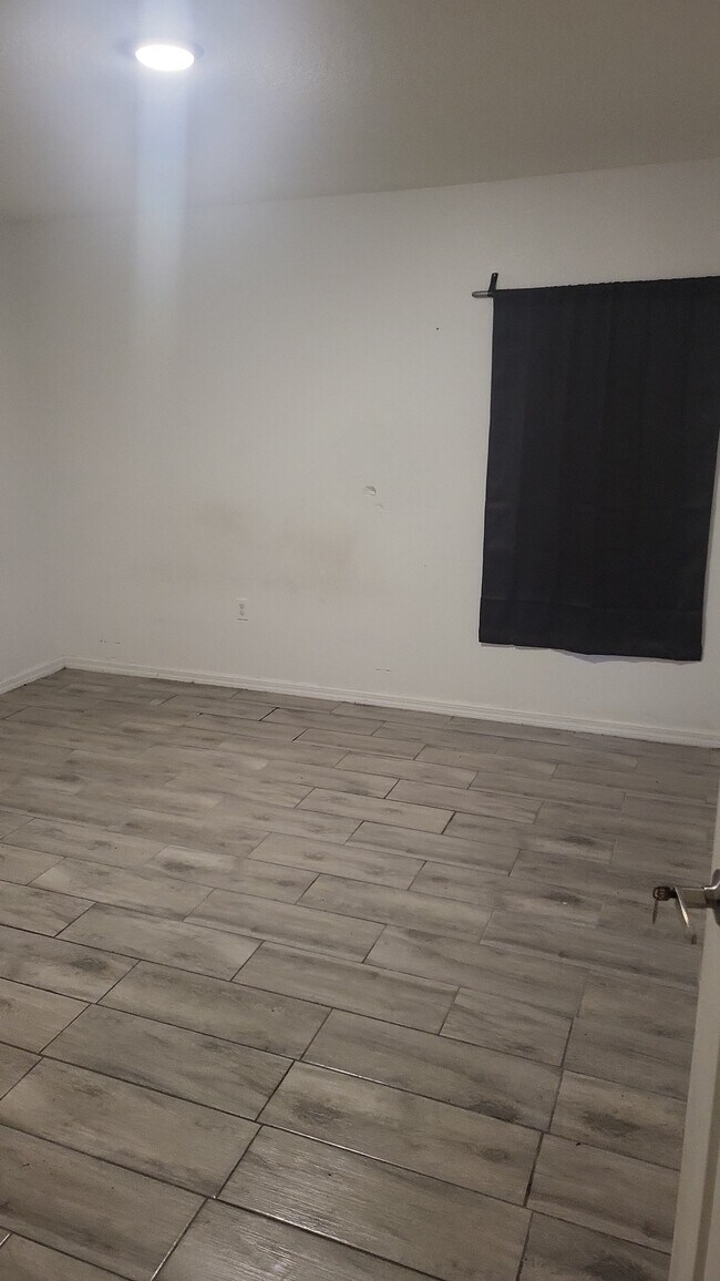 Building Photo - 23361 Avacado Ave