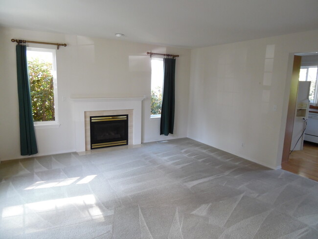 Foto del edificio - 402 Spencer Ln