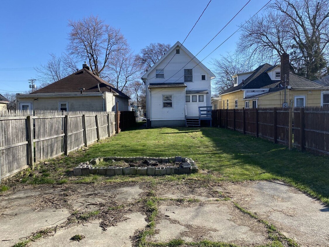 Foto del edificio - 3 Bedroom House - South Side Neighborhood