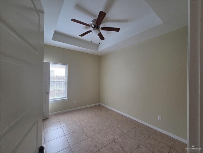 Building Photo - 2103 Garden Ridge Dr