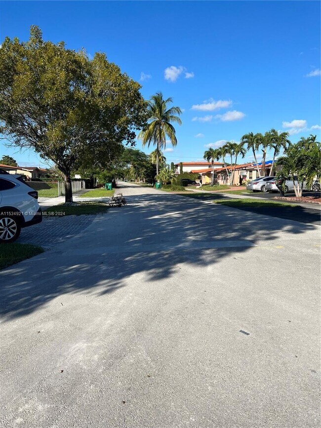 Foto del edificio - 3044 SW 92nd Ct