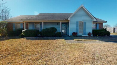 Building Photo - 1806 Heatherton Dr
