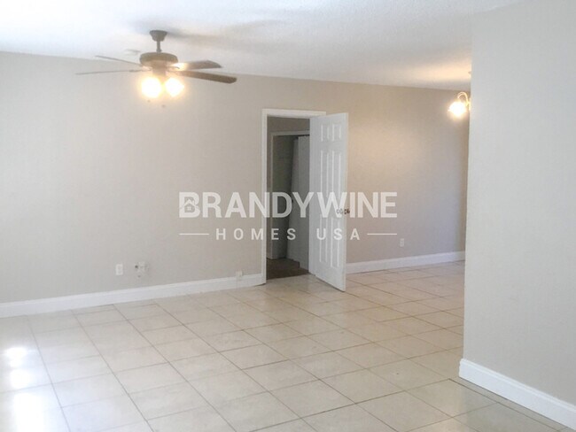 Foto del edificio - 1908 Palm Dr