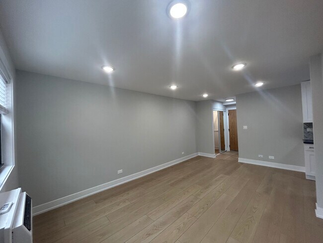 Foto del edificio - 516 W Aldine Ave