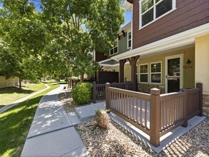 Building Photo - Gorgeous 3-Story Townhome in Excellent Fort Collins Location!