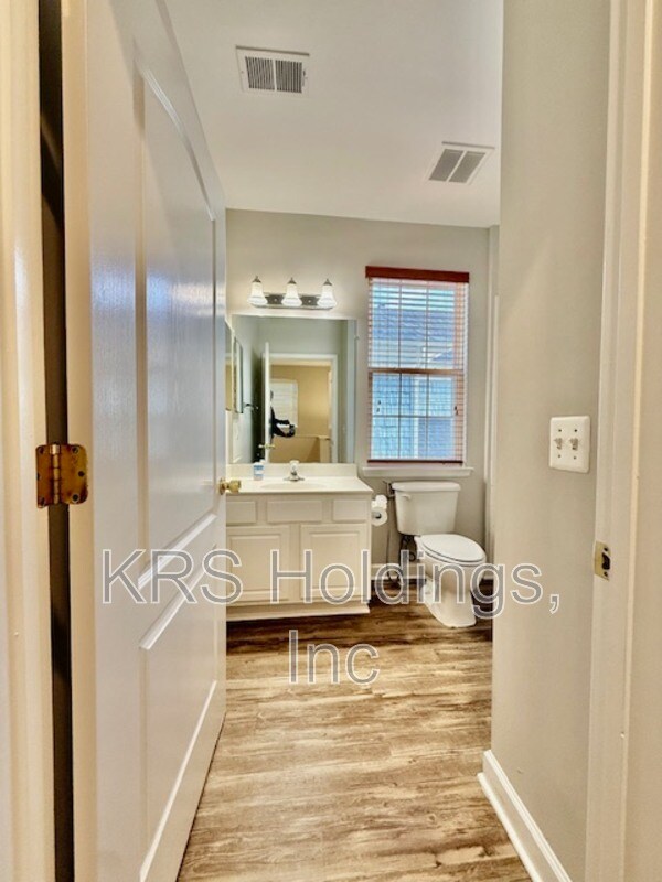 Foto del edificio - 13960 Greendale Dr