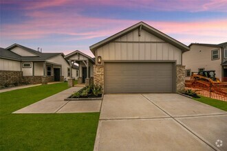 Building Photo - 18010 Whitetail Run Ln