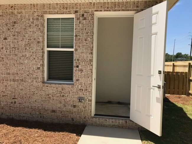 large outside locking storage closet - 309 Bailey Dr
