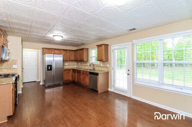 Foto del edificio - 146 Freedom Ct, Dallas, GA 30157
