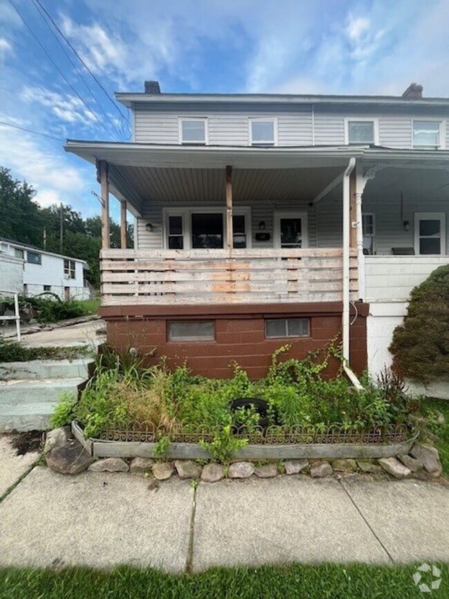Building Photo - 16 Andrewsville St