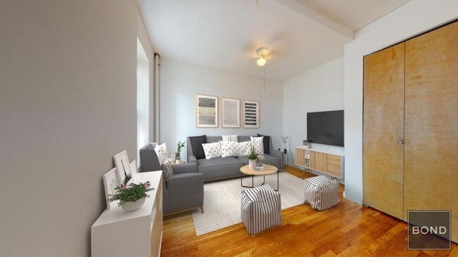 Building Photo - 324 E 91st St