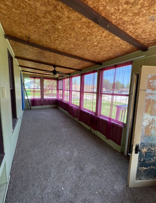 Foto del edificio - Great Location - $2000 Down / $880 Month