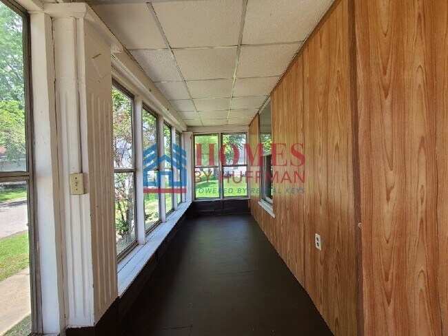 Foto del edificio - Two Bedroom House | Move In Ready