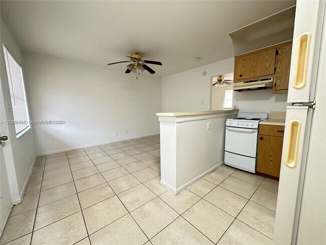 Foto del edificio - 101 NE 41st St