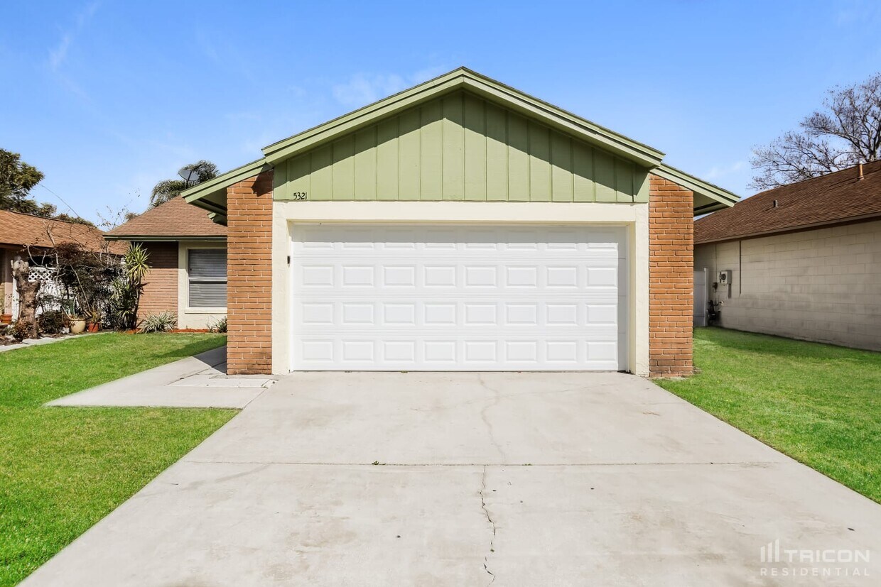 Foto principal - 5321 Jade St