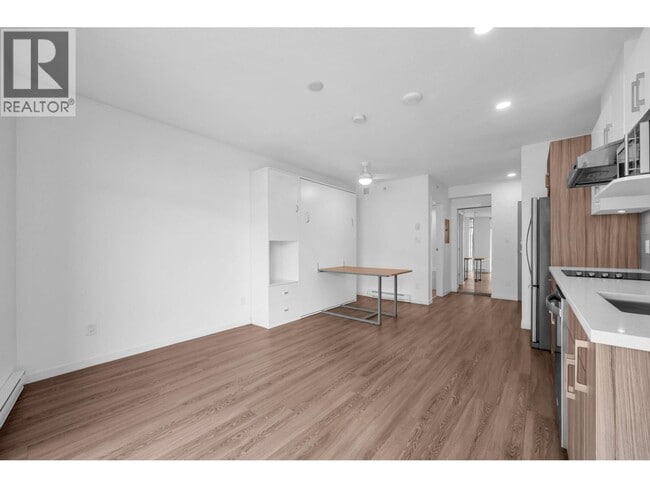 Building Photo - 900 Carnarvon St