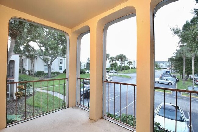 Building Photo - Spacious 1/1 Condo Located in the Royal Arms Condominium - Altamonte Springs