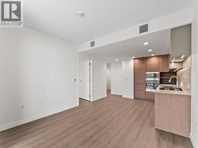 Building Photo - 5685 Halley Ave