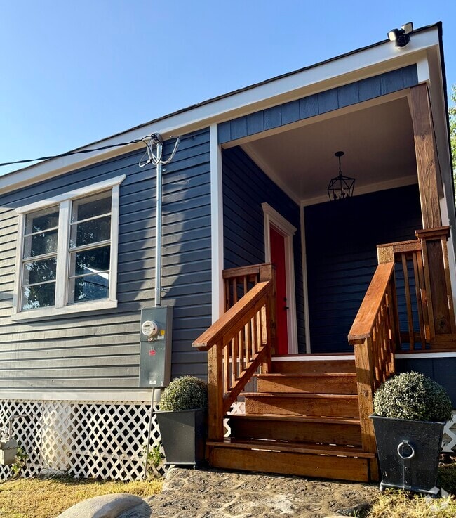 Building Photo - 507 Fairground St