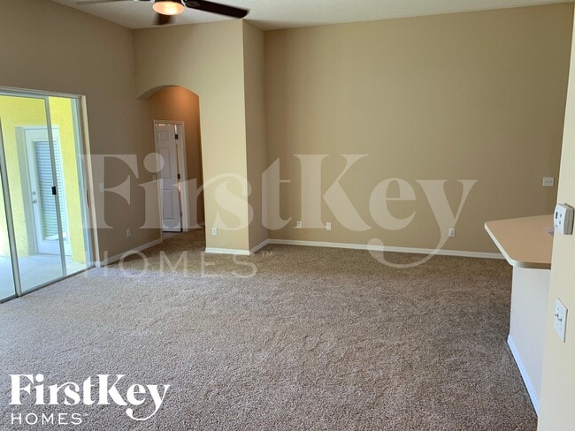 Building Photo - 11703 Grove Arcade Dr