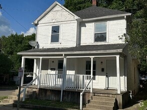 Building Photo - 300-302 Nassau St