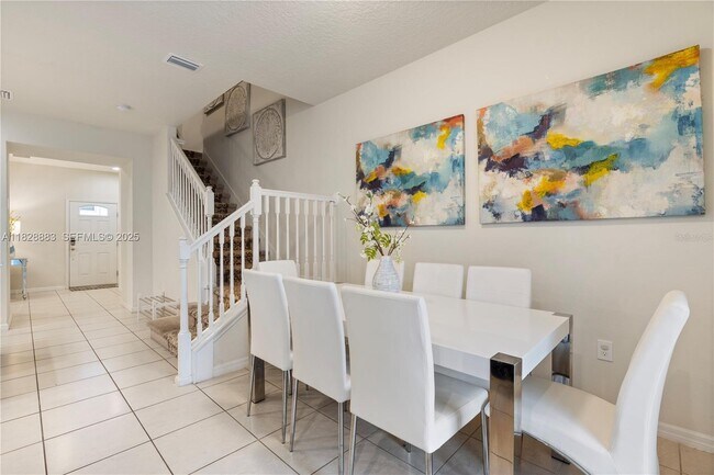 Foto del edificio - 2428 Dubai St