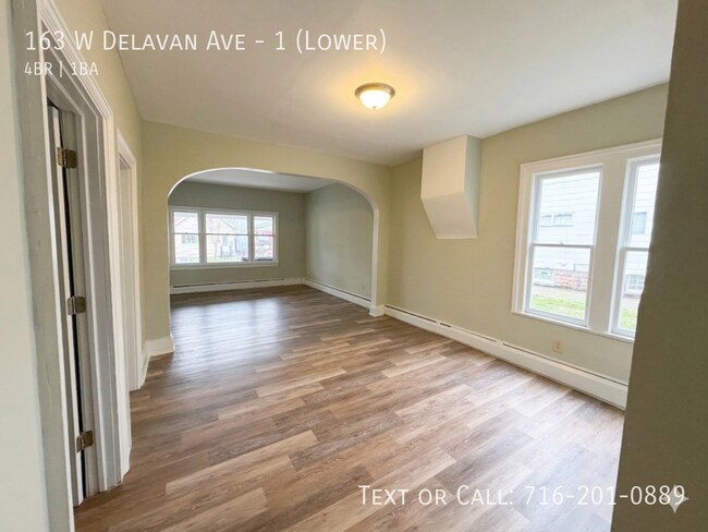 Foto del edificio - 163 W Delavan Ave