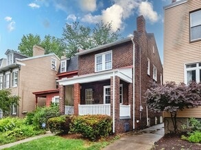 Building Photo - 5519 Howe St