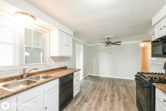 Foto del edificio - 610 STONER DR, ANDERSON, IN 46013