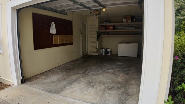 Single car garage - 3305 54th Pl