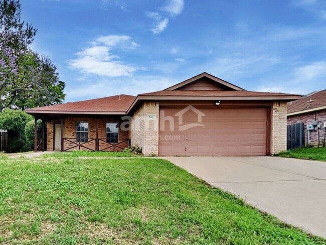 Building Photo - 809 Dixon Ln