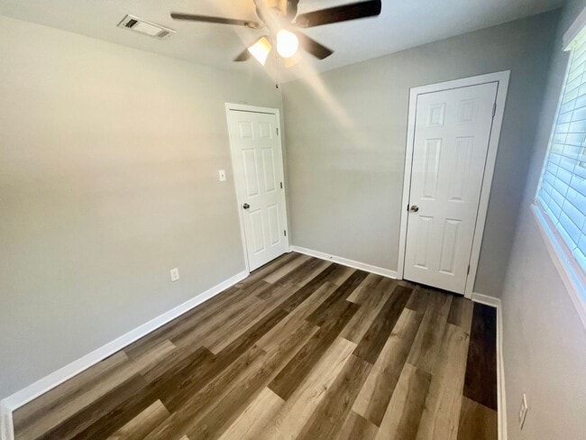 Building Photo - Charming 3 Bedroom Home in Pearl!