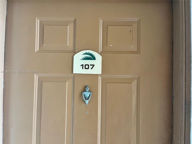 Foto del edificio - 200 Palm Cir W