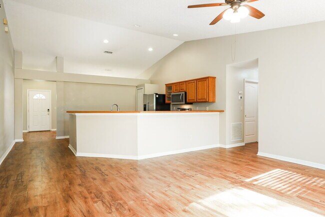 Building Photo - 313 Johns Glen Dr