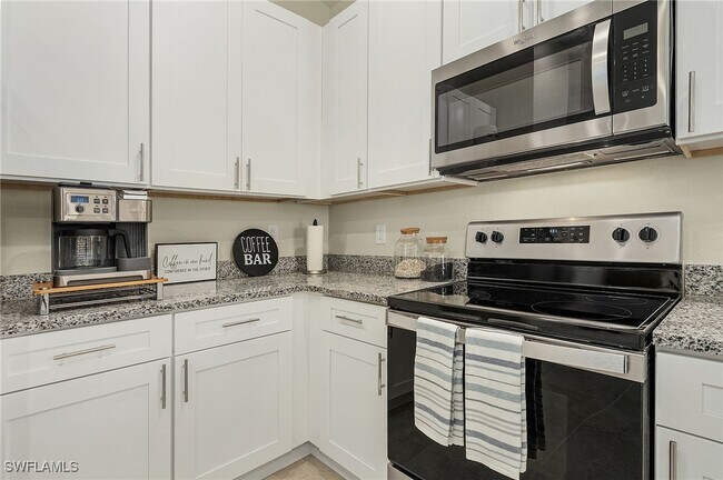 Foto del edificio - 918 NE 13th Pl